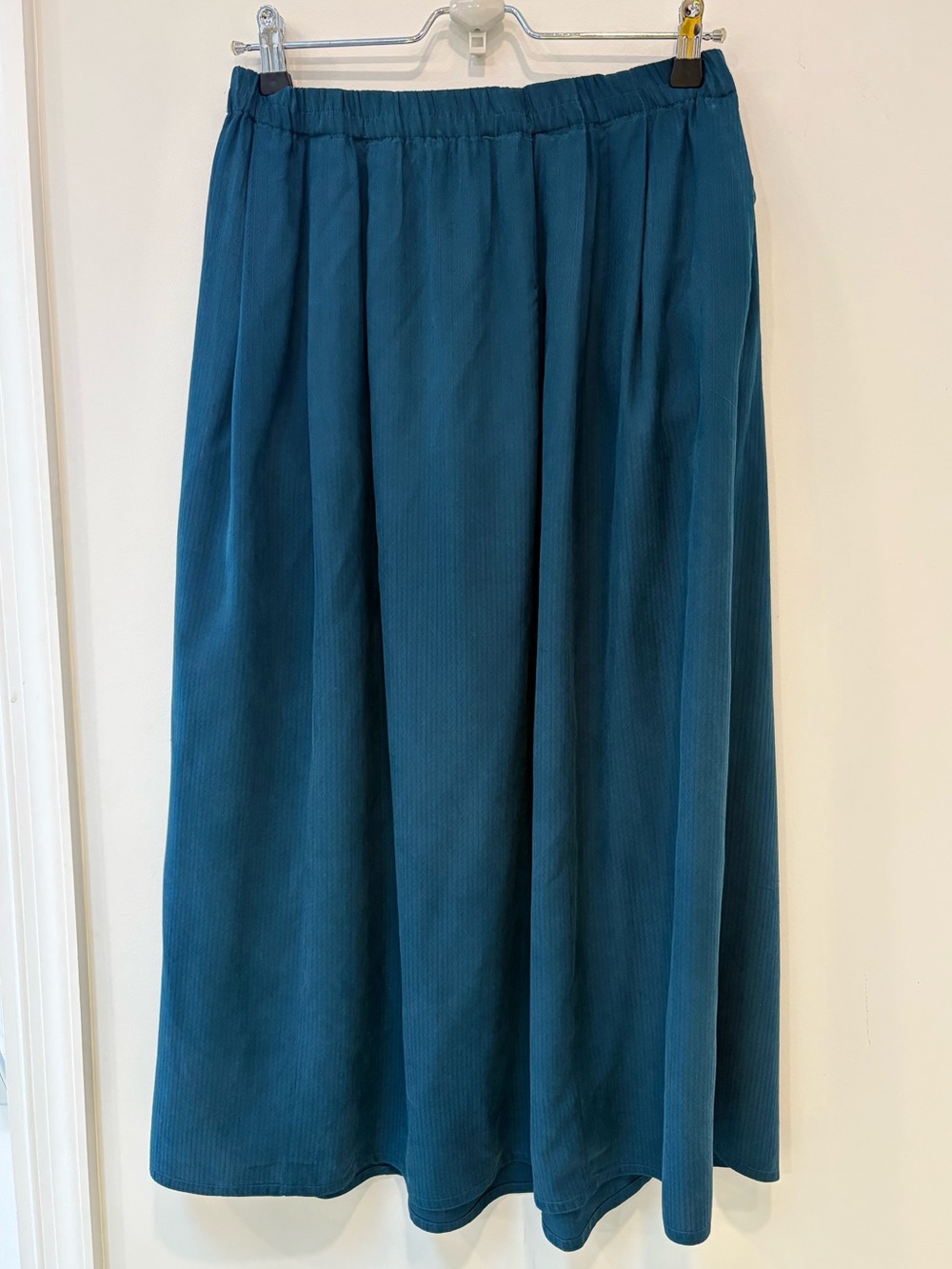 VINTAGE Teal Elastic-Waist Midi Silky Skirt